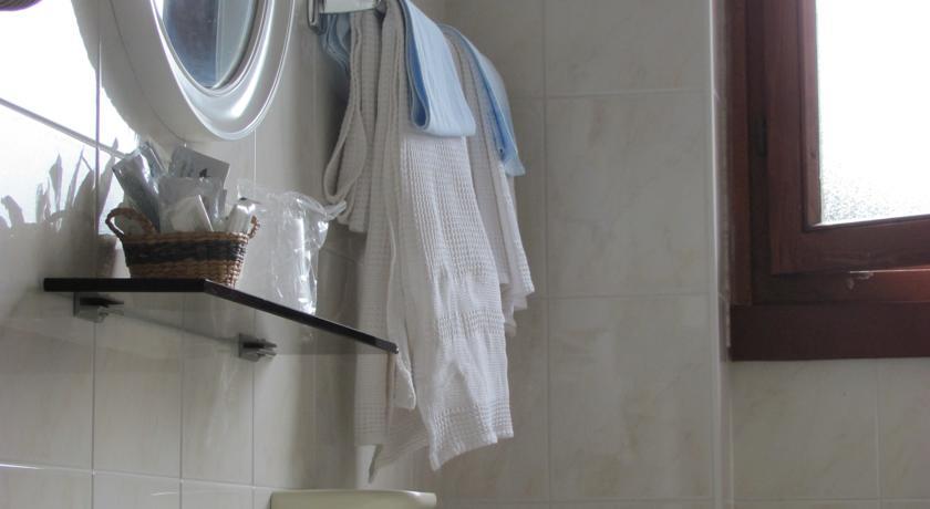 Albergo La Genzianella Miasino Zimmer foto