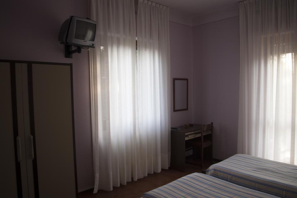 Albergo La Genzianella Miasino Zimmer foto